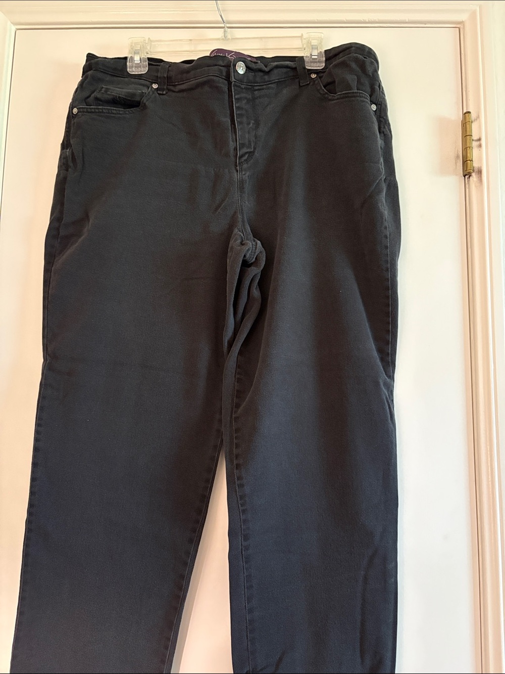 Gloria Vanderbilt Amanda Straight-Leg Black Jeans